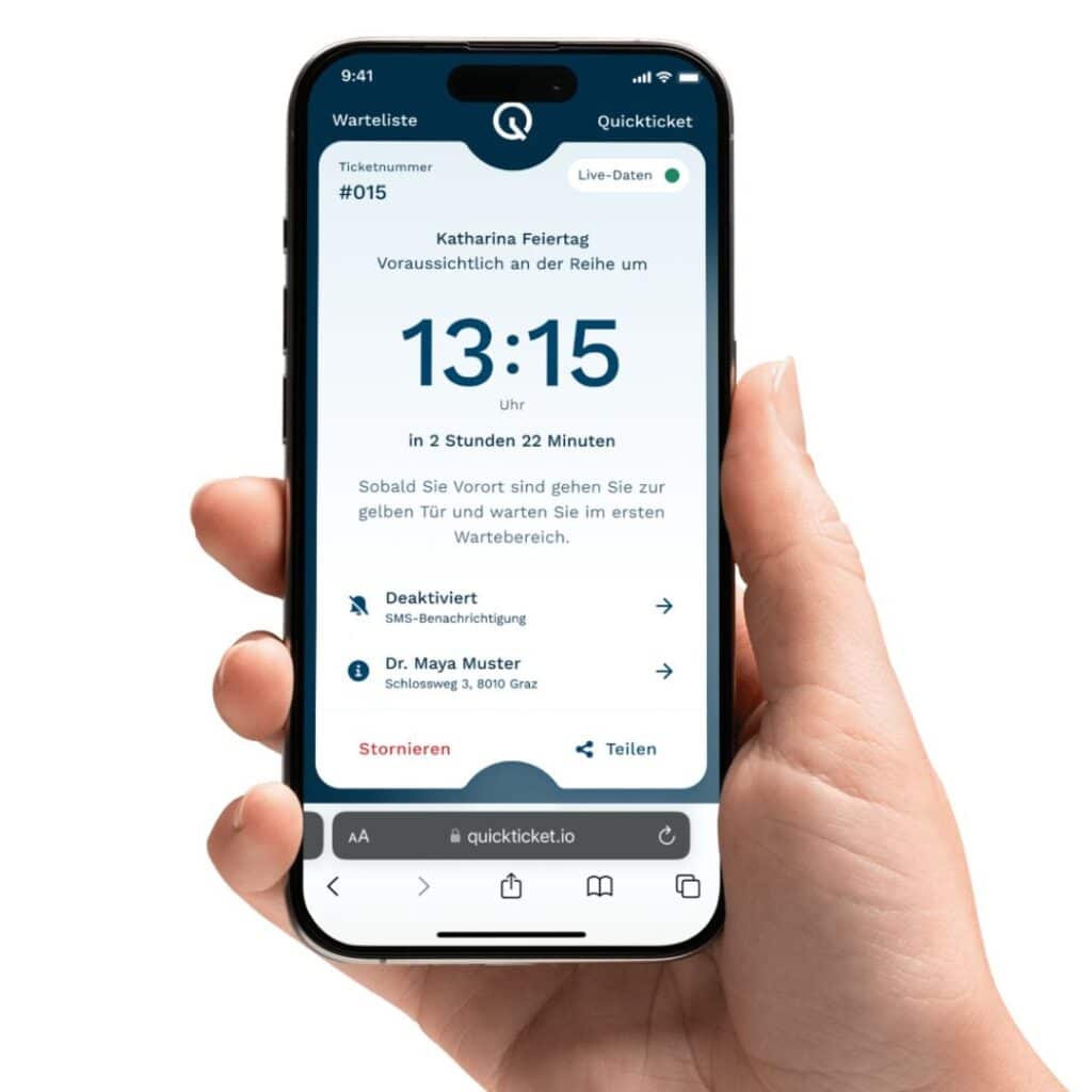 Quickticket-App auf dem Smartphone zeigt Wartelistenplatz und voraussichtliche Aufrufzeit